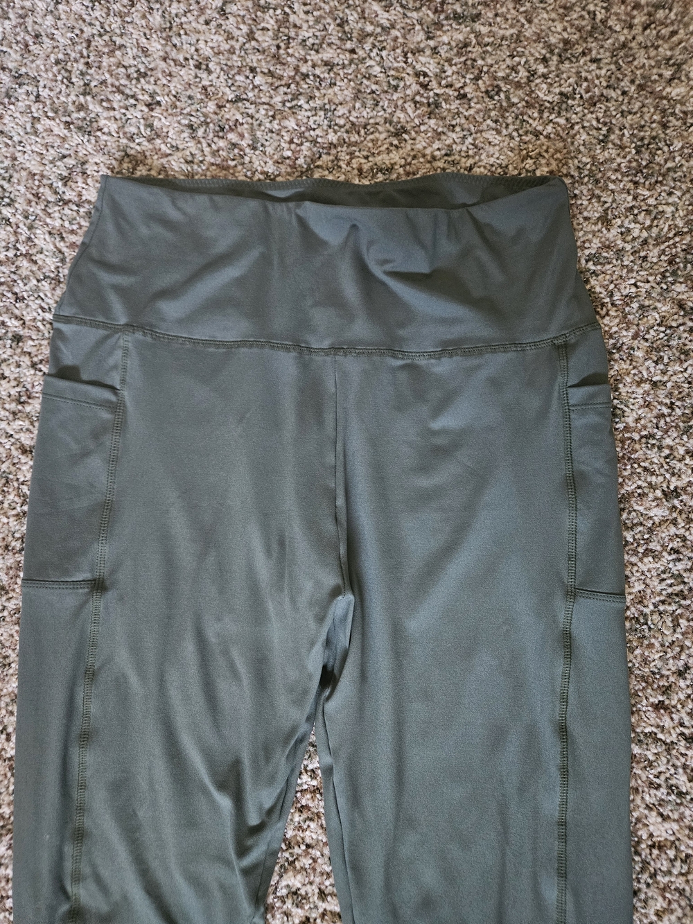 Source Unknown Olive Green High-Rise Leggings with Side Pockets - Picture 2 of 3